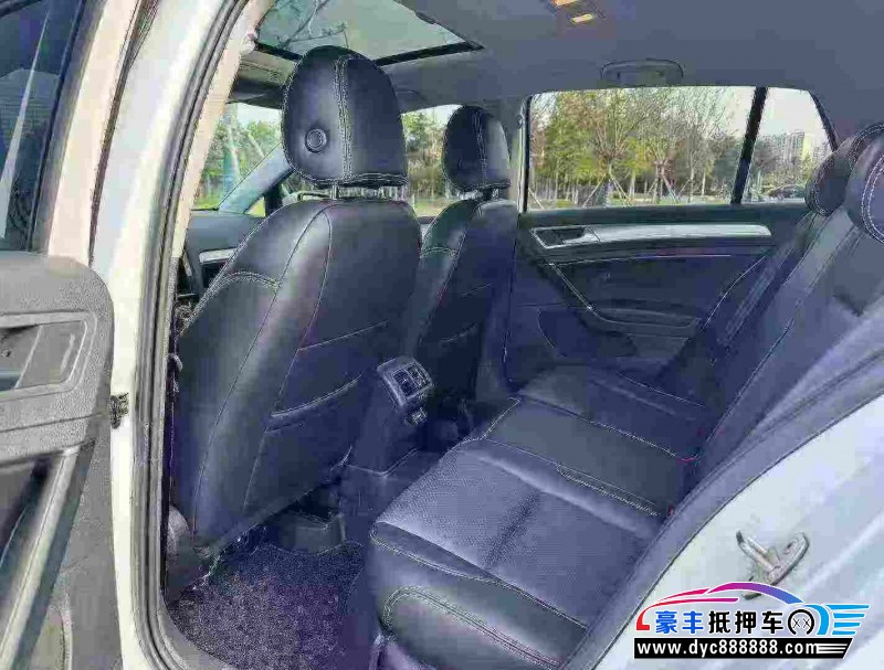 21年大众高尔夫轿车抵押车出售