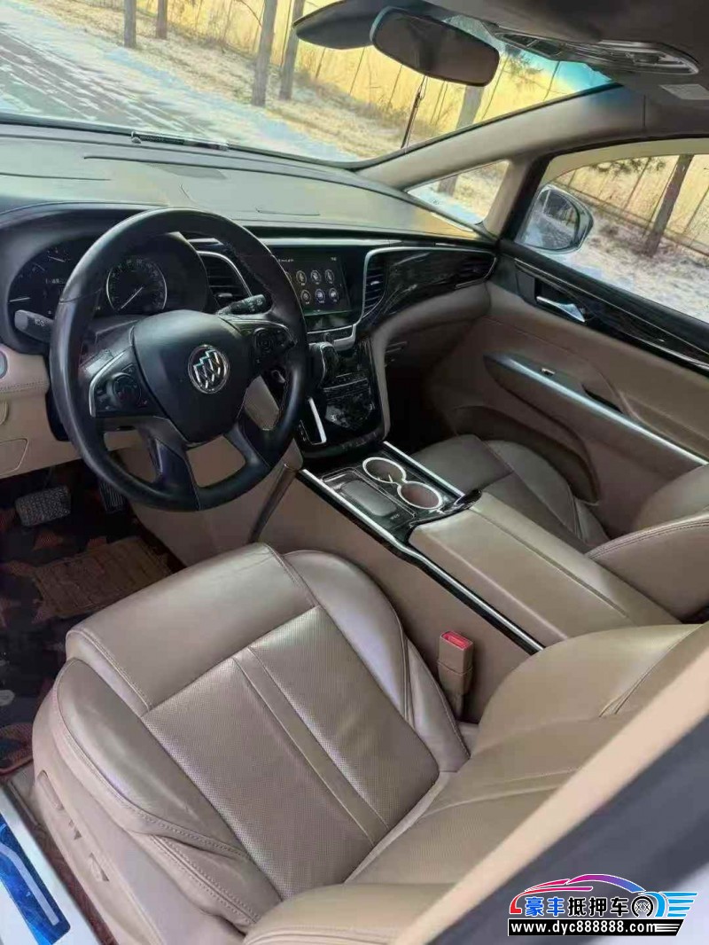 17年别克GL8轿车抵押车出售