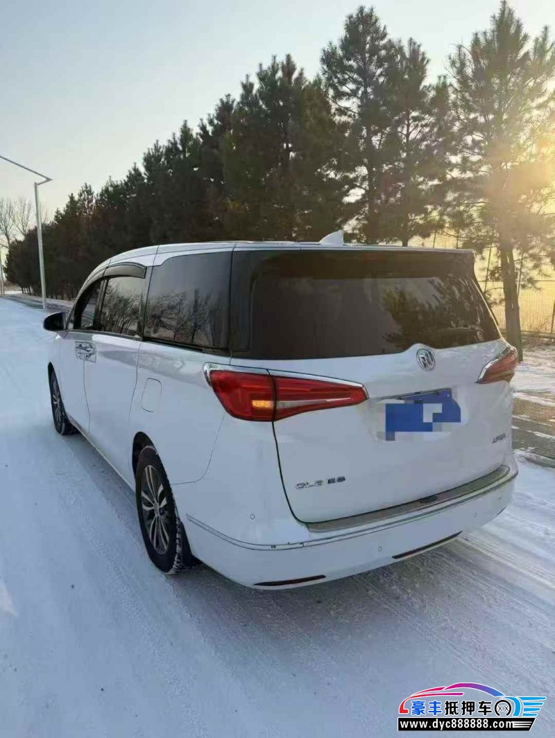 17年别克GL8轿车抵押车出售