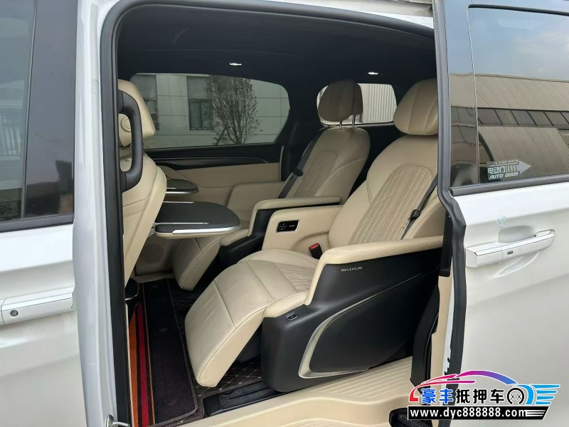 22年别克GL8轿车抵押车出售