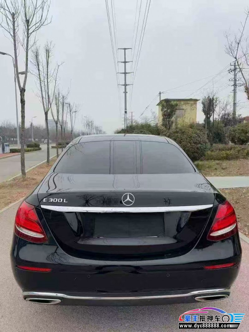 19年奔驰E轿车抵押车出售