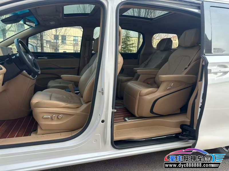 21年别克GL8轿车抵押车出售