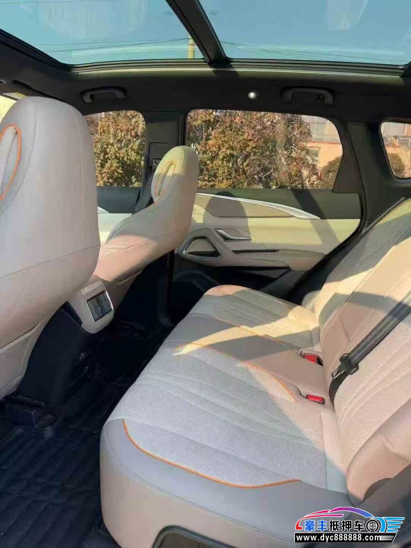 24年比亚迪宋轿车抵押车出售