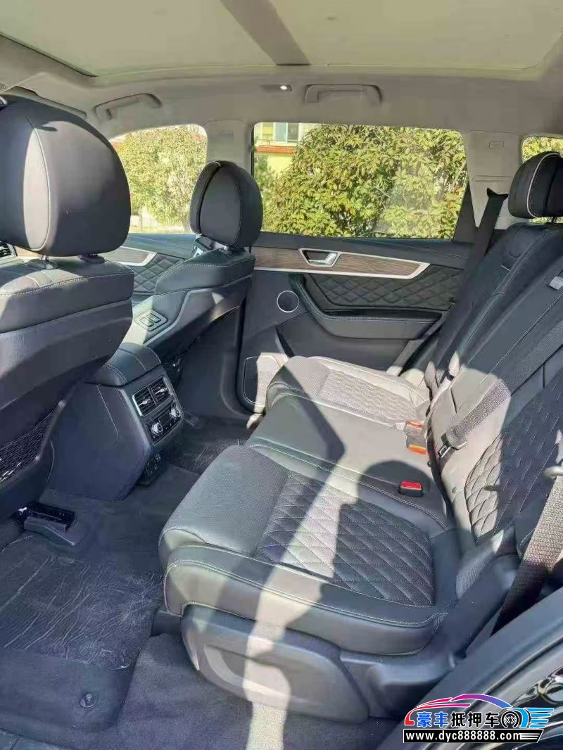 25年红旗HS7轿车抵押车出售