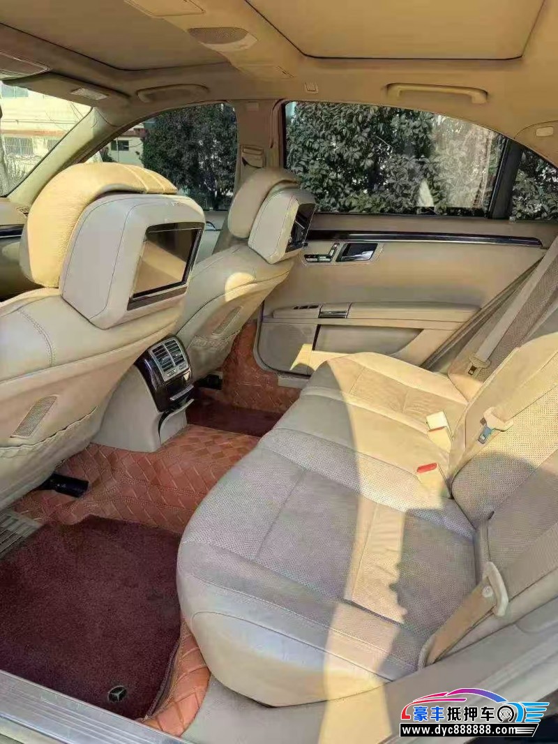 12年奔驰S轿车抵押车出售