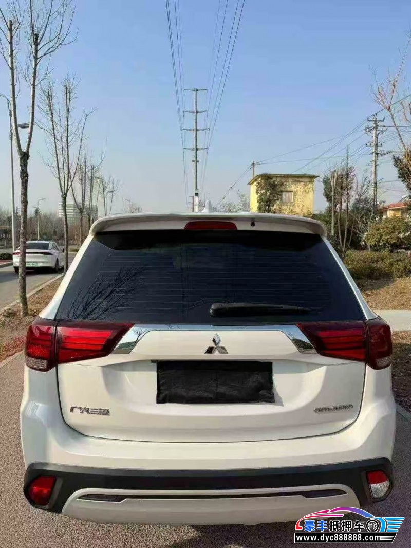 21年三菱欧蓝德轿车抵押车出售