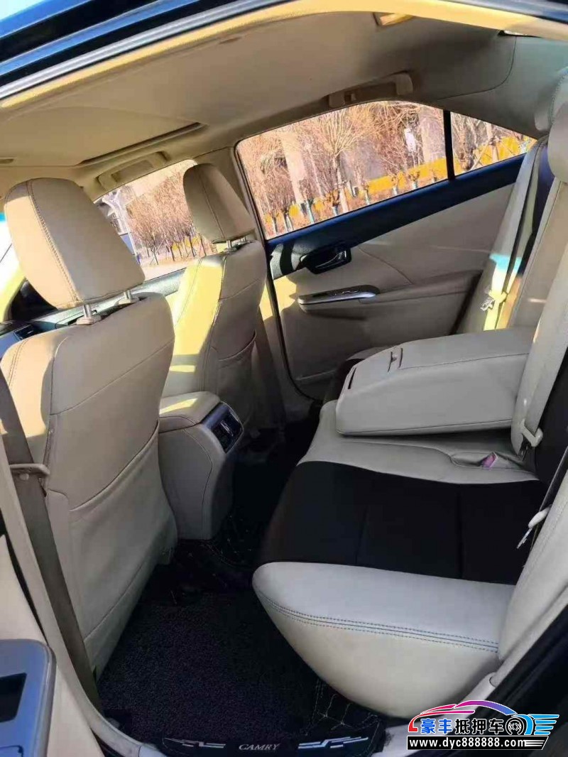 13年丰田凯美瑞轿车抵押车出售