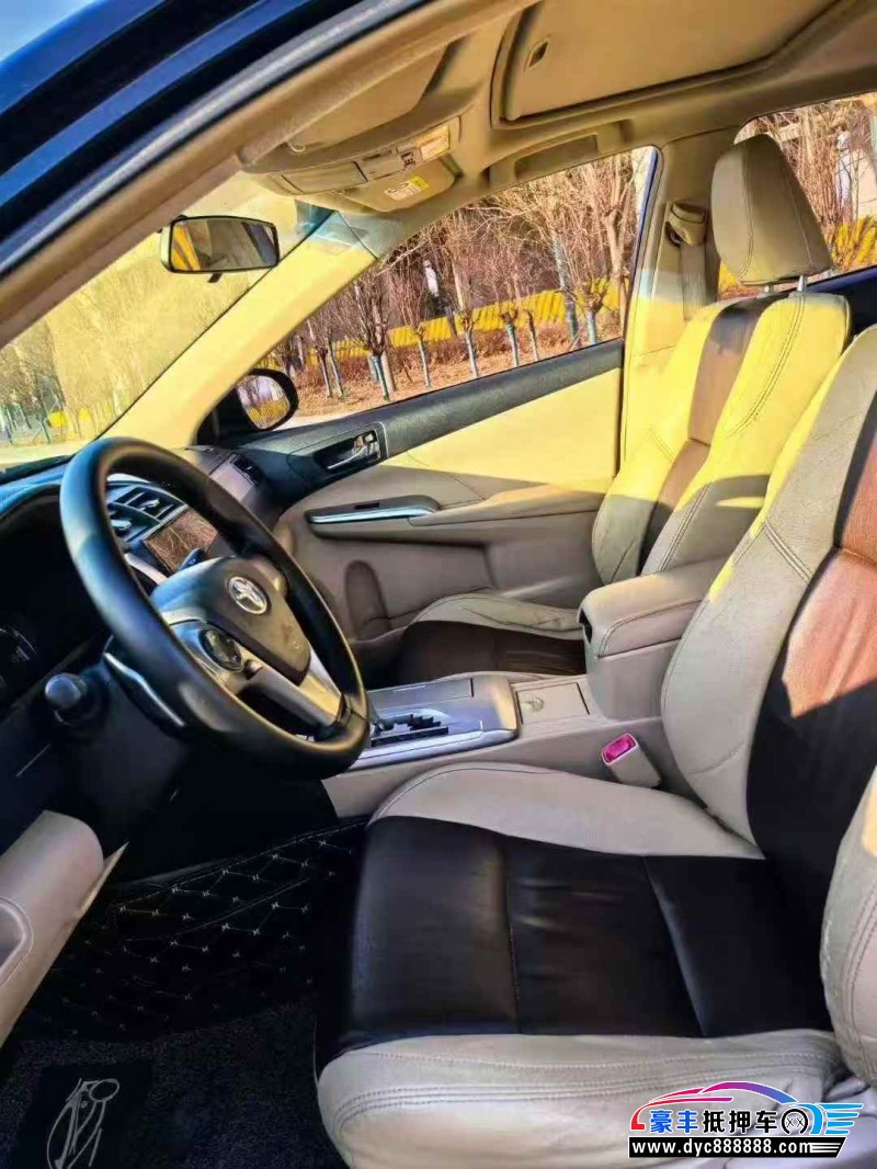 13年丰田凯美瑞轿车抵押车出售