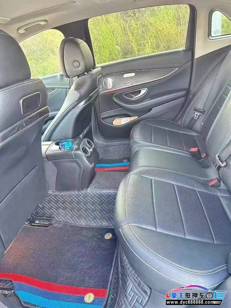 17年奔驰E轿车抵押车出售