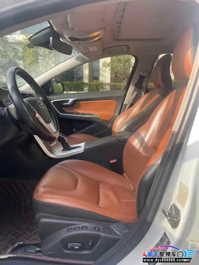 18年沃尔沃S60轿车抵押车出售