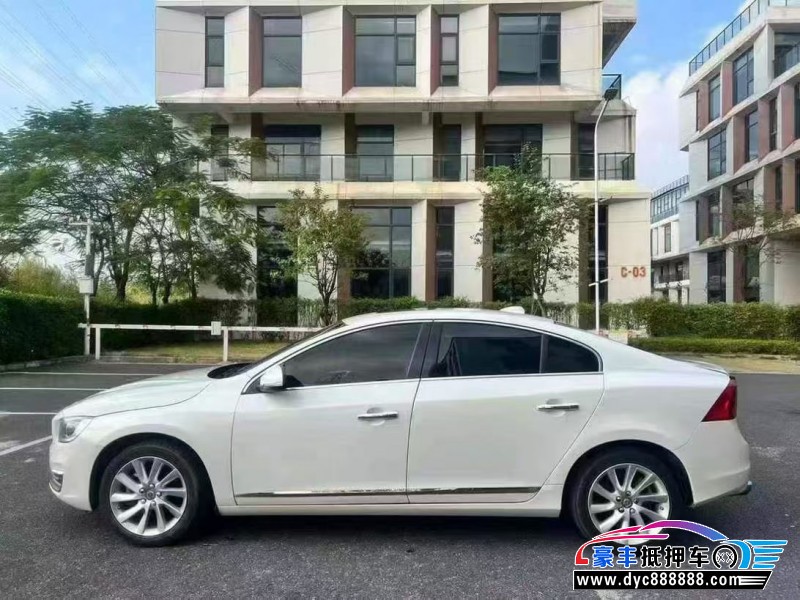 16年沃尔沃S60轿车抵押车出售