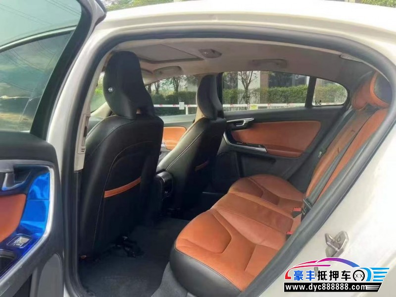 16年沃尔沃S60轿车抵押车出售