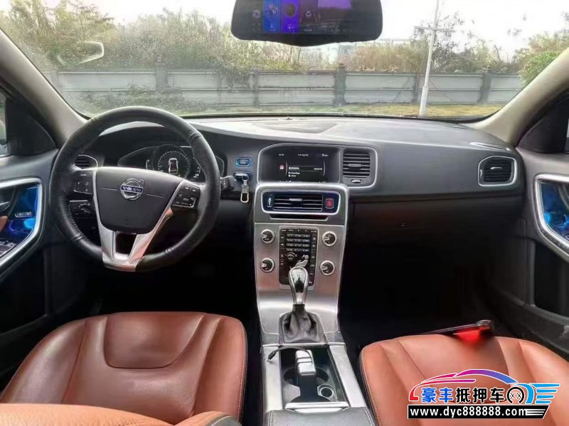 16年沃尔沃S60轿车抵押车出售