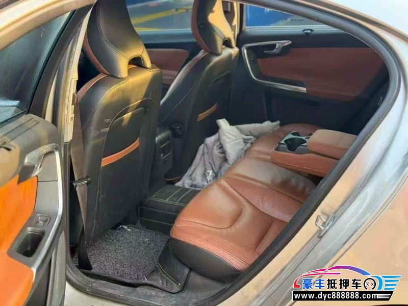 14年沃尔沃S60L轿车抵押车出售