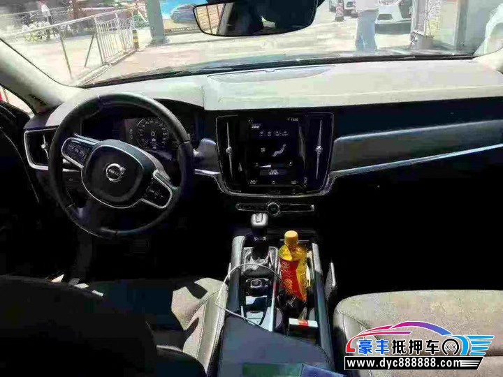 18年沃尔沃S90轿车抵押车出售