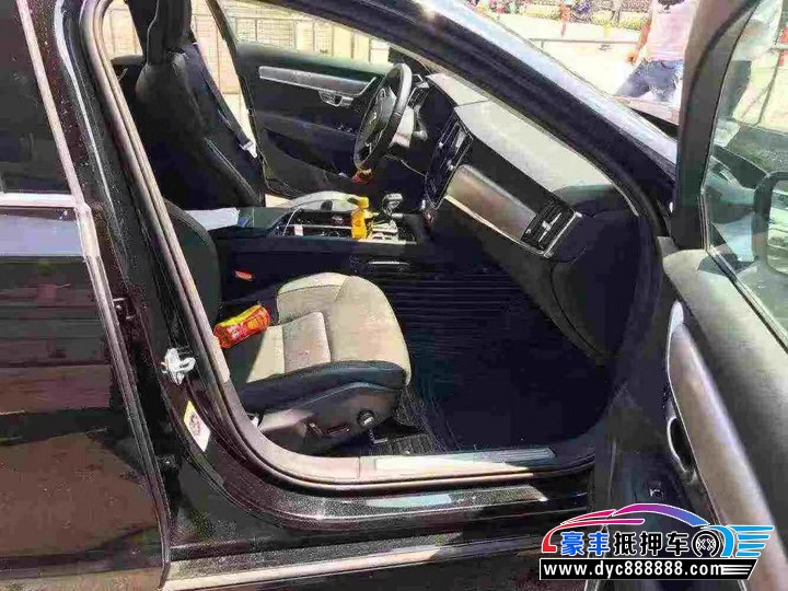 18年沃尔沃S90轿车抵押车出售