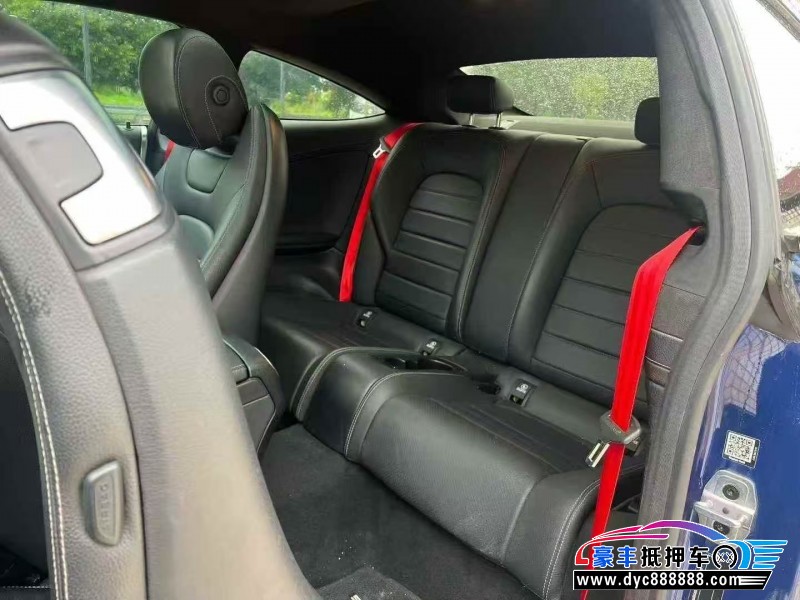 19年奔驰C轿车抵押车出售