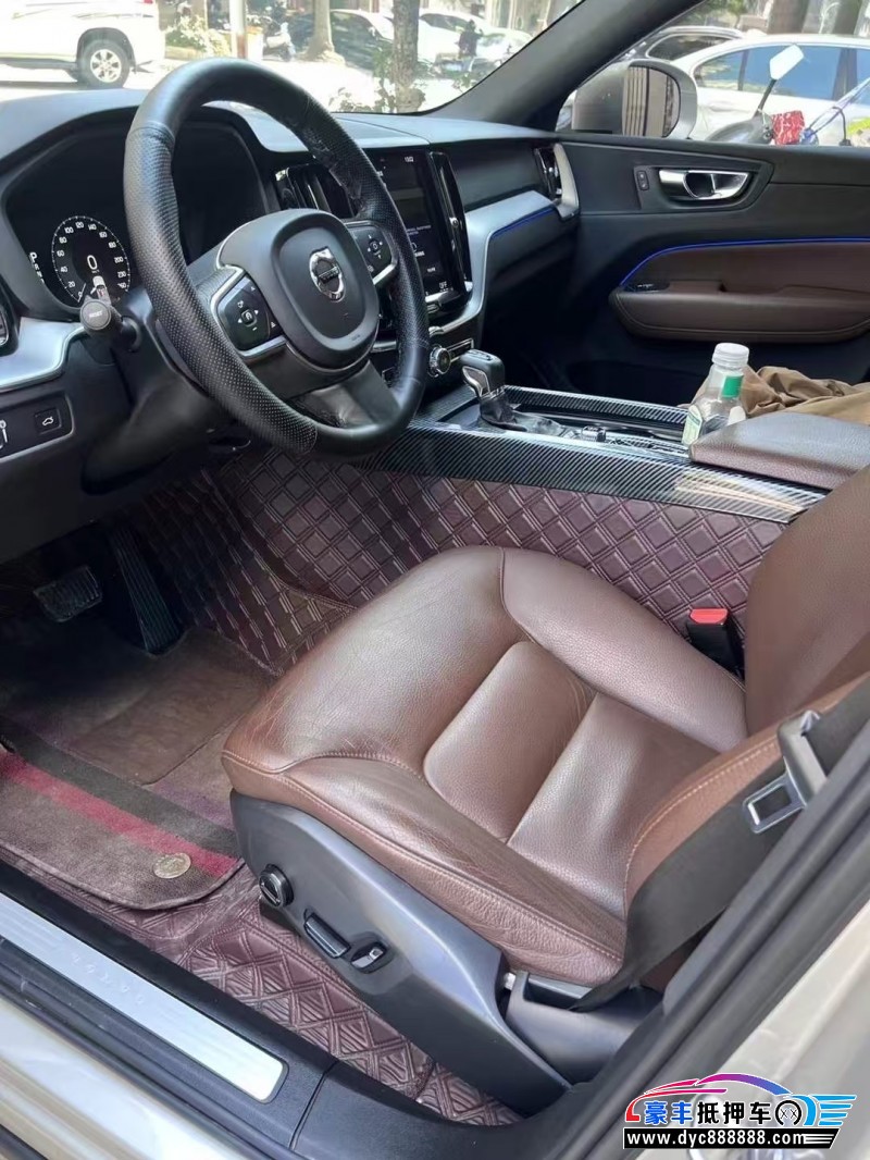 21年沃尔沃XC60轿车抵押车出售