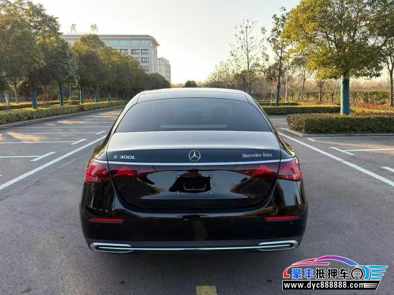 24年奔驰E轿车抵押车出售