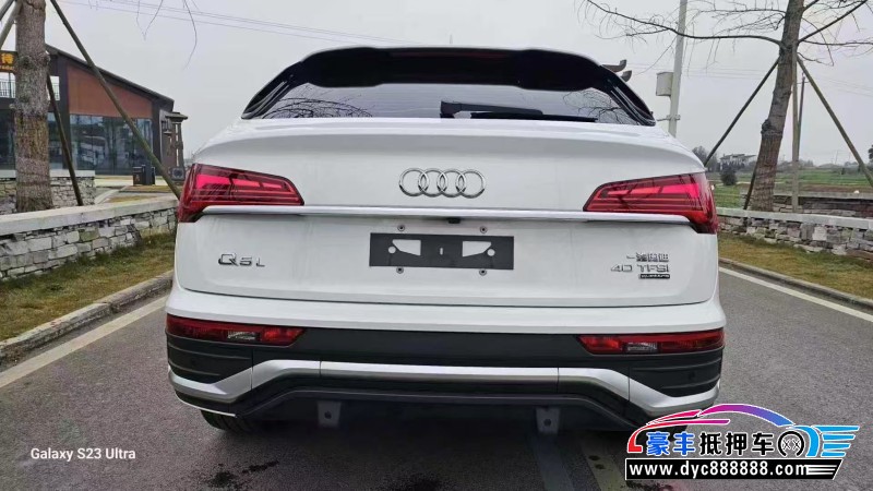 22年奥迪Q5轿车抵押车出售