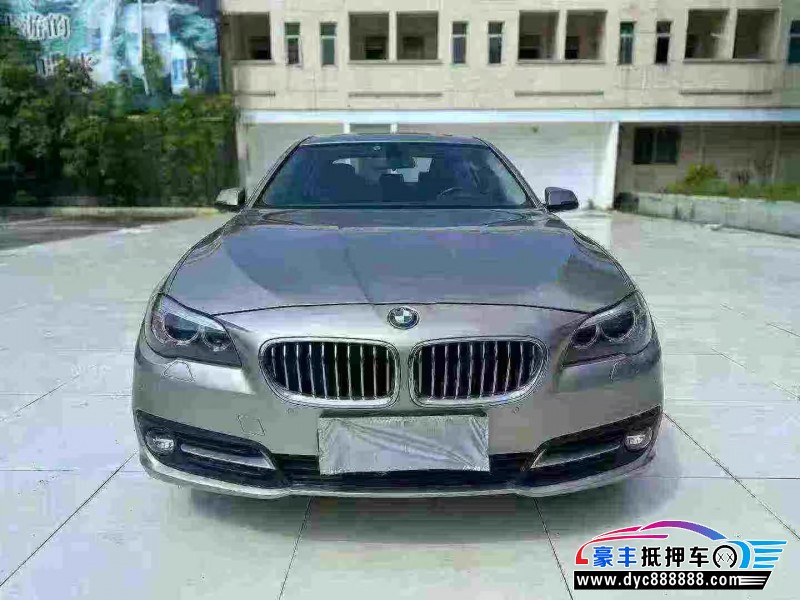 16年宝马5系轿车