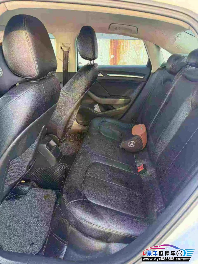 16年奥迪A3轿车抵押车出售