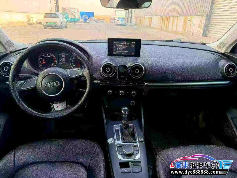 16年奥迪A3轿车抵押车出售