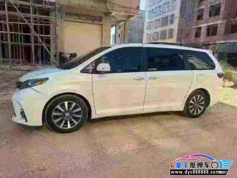 16年丰田塞纳轿车抵押车出售