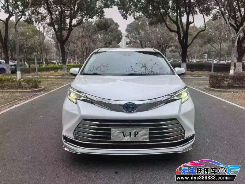 22年丰田塞纳轿车抵押车出售