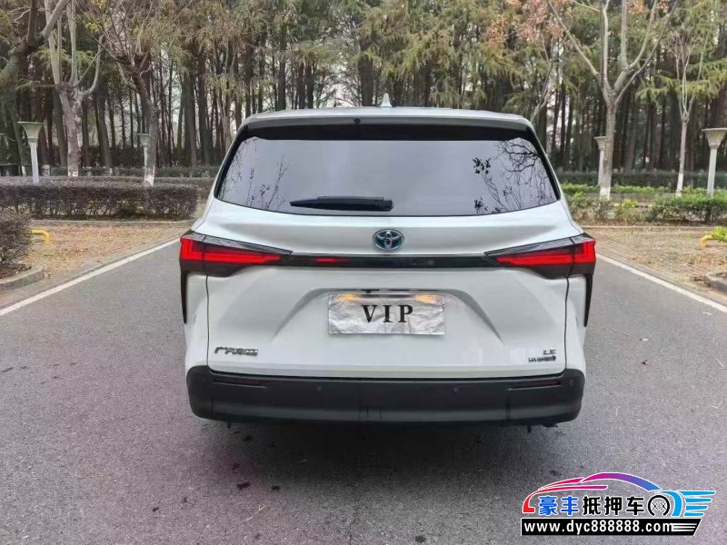 22年丰田塞纳轿车抵押车出售