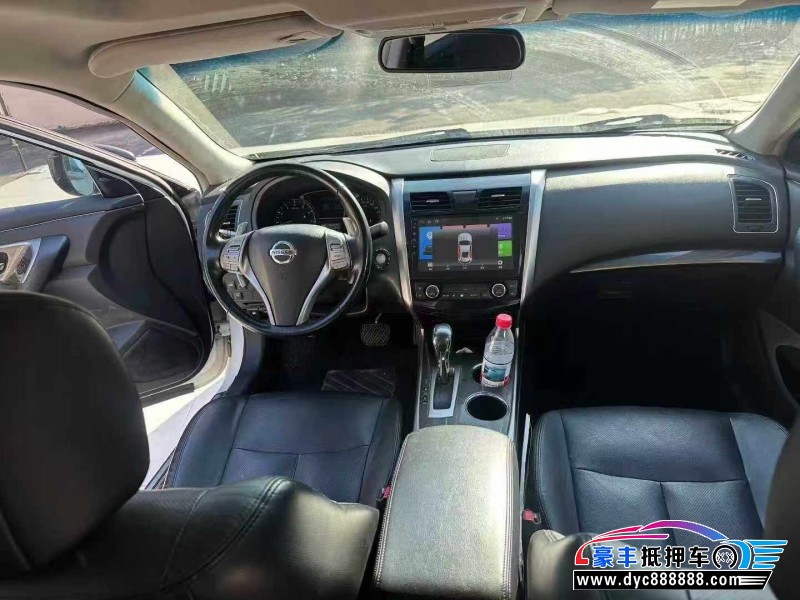 14年日产天籁轿车抵押车出售