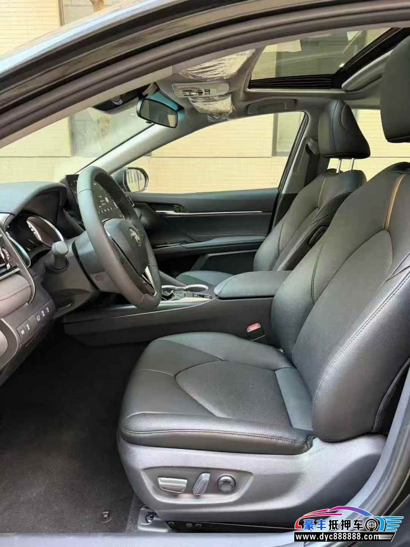 22年丰田凯美瑞轿车抵押车出售