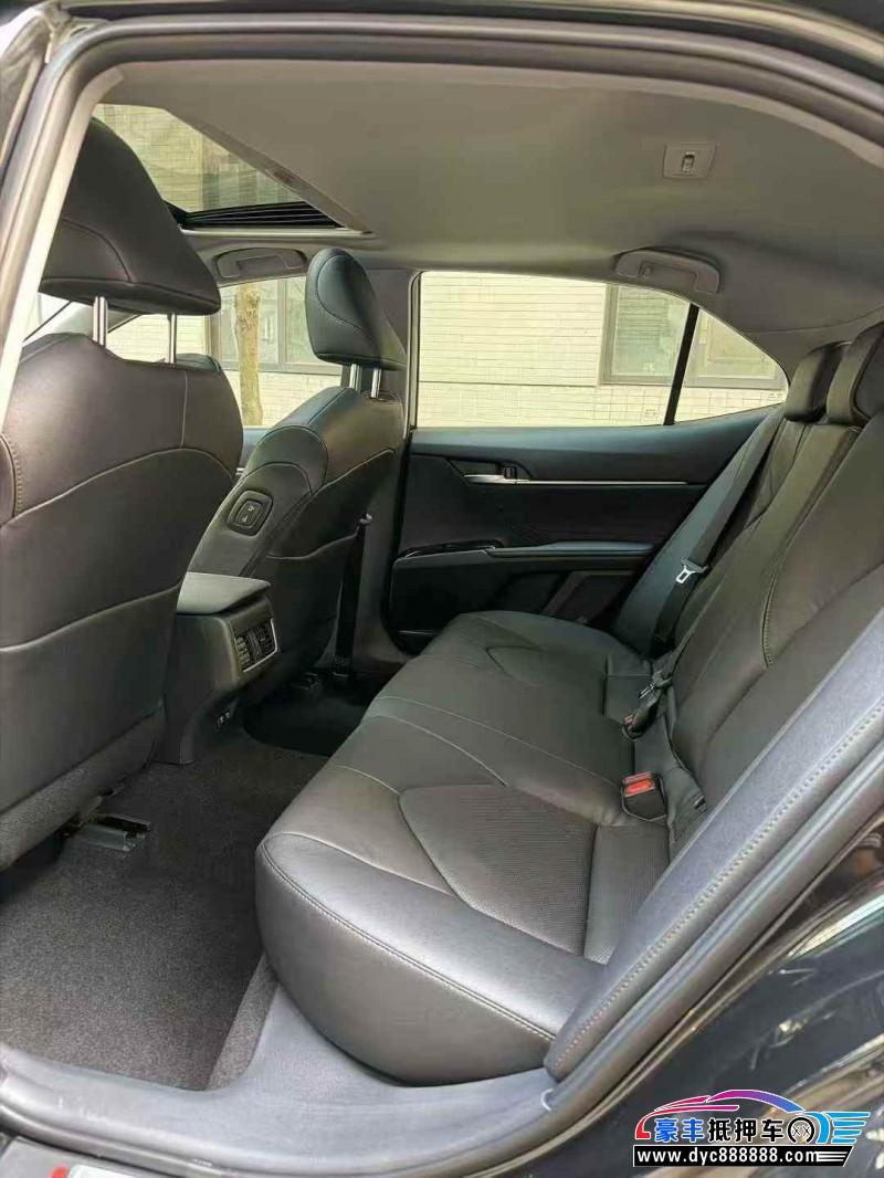 22年丰田凯美瑞轿车抵押车出售