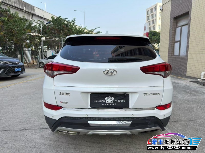 18年现代途胜轿车抵押车出售