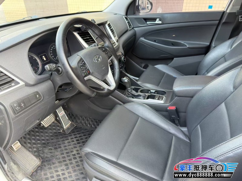 18年现代途胜轿车抵押车出售