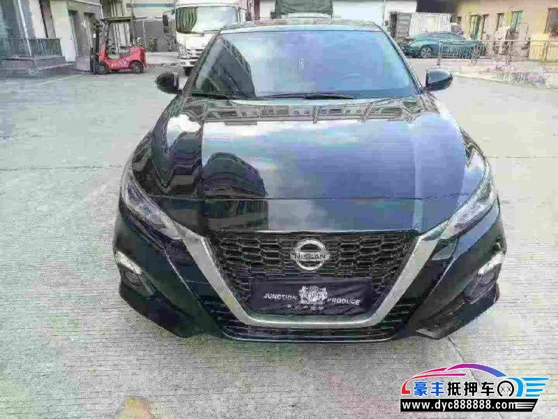 22年日产天籁轿车抵押车出售