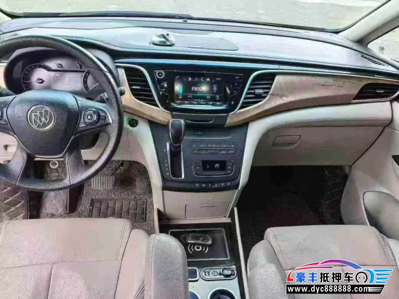 17年别克GL8轿车抵押车出售