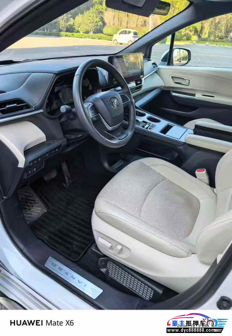 25年丰田格瑞维亚轿车抵押车出售