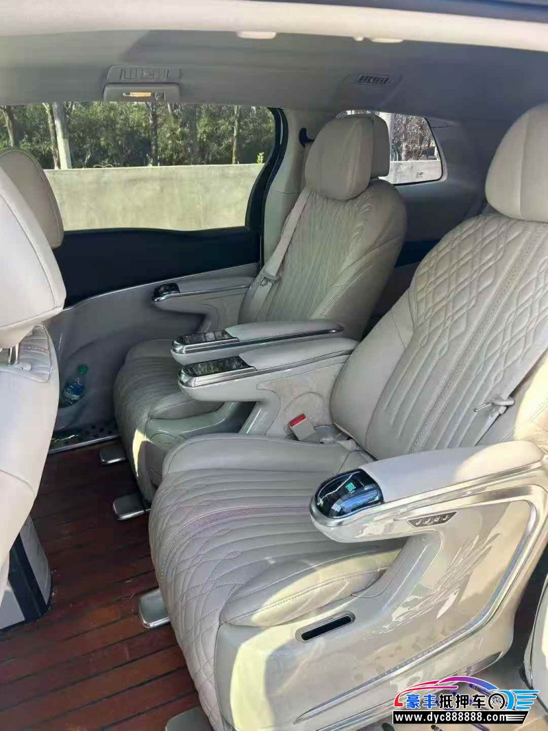 21年别克GL8轿车抵押车出售