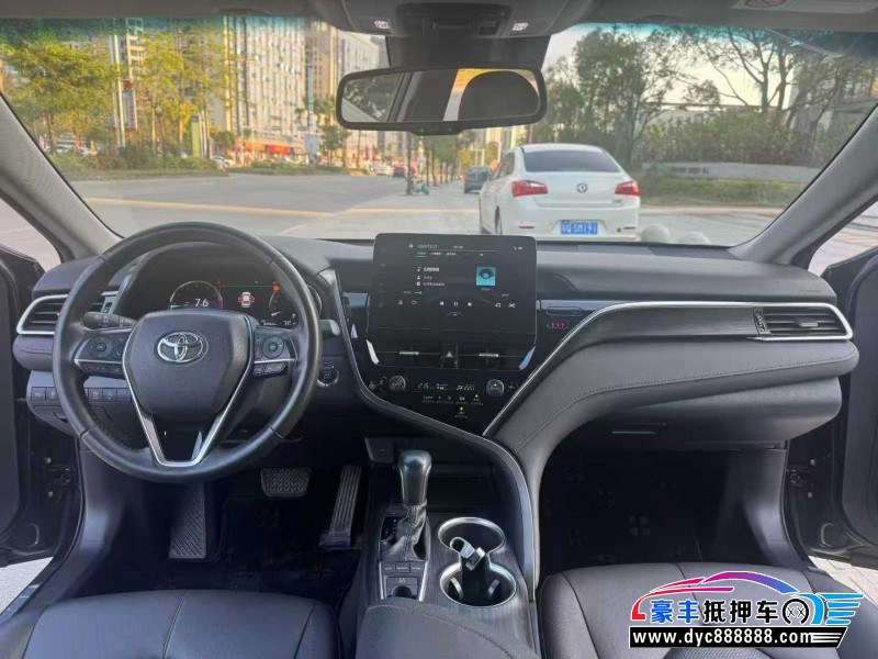 22年丰田凯美瑞轿车抵押车出售