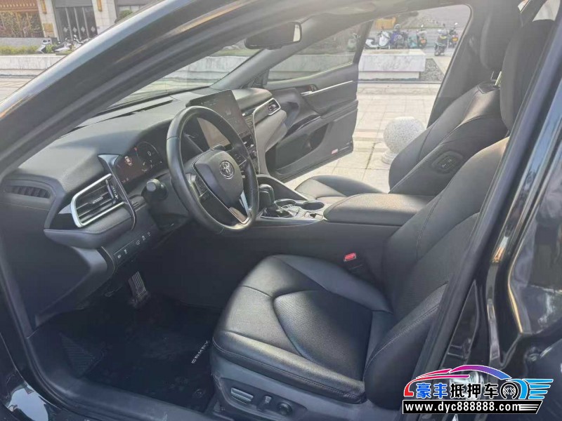 22年丰田凯美瑞轿车抵押车出售