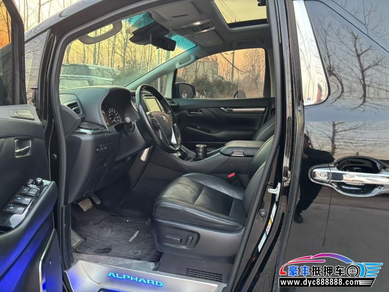 20年丰田威尔法轿车抵押车出售