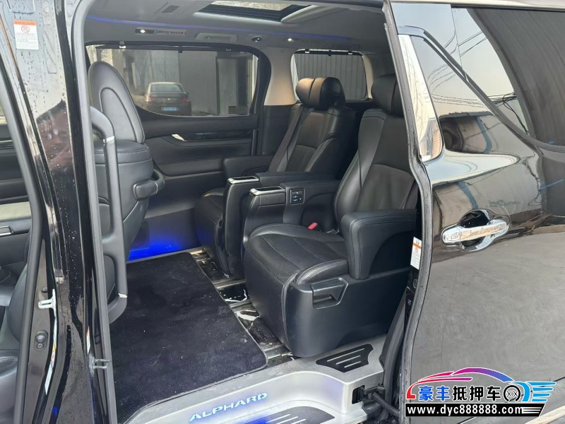 20年丰田威尔法轿车抵押车出售