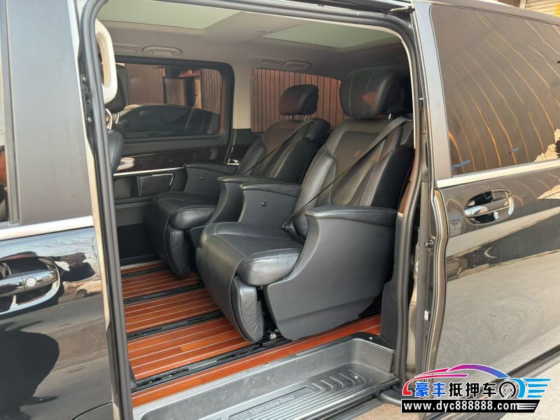 18年奔驰V轿车抵押车出售