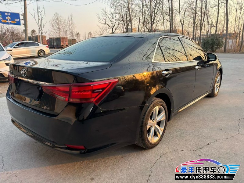 17年丰田皇冠轿车抵押车出售