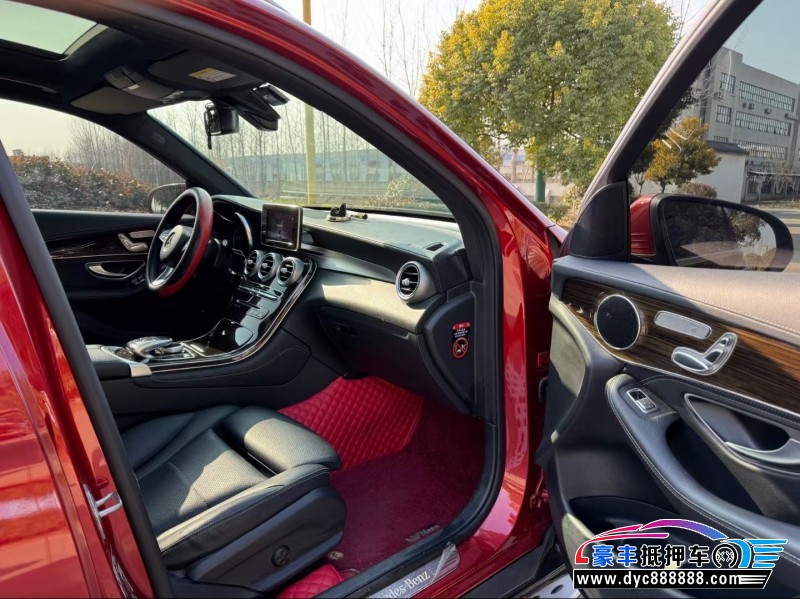 19年奔驰GLC轿车抵押车出售