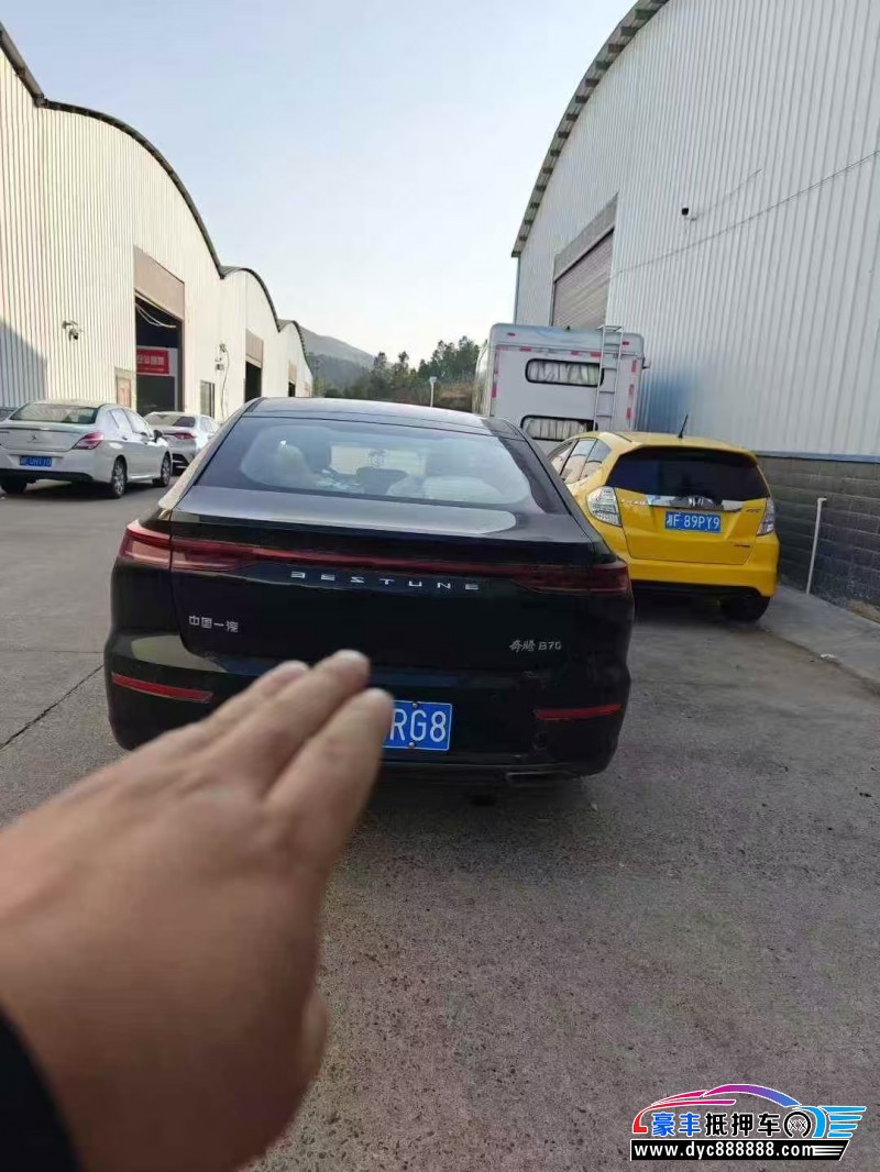 25年奔腾B70轿车抵押车出售