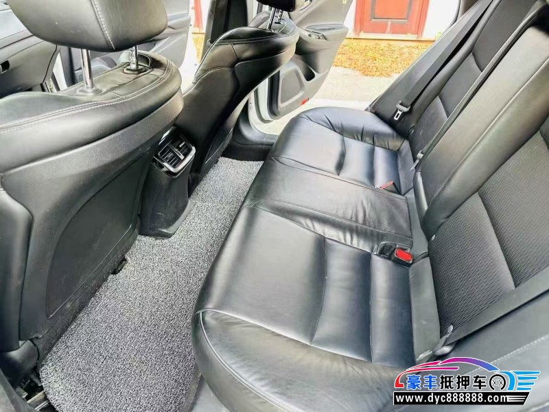 17年本田思铂睿轿车抵押车出售