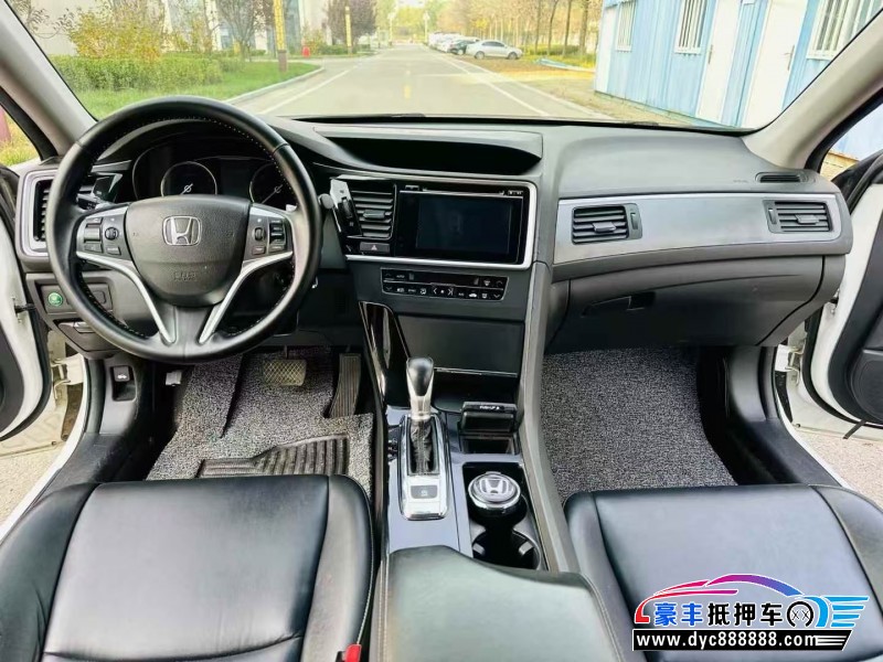 17年本田思铂睿轿车抵押车出售