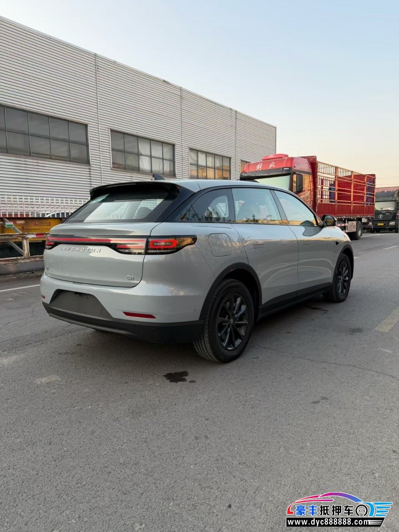 25年零跑C11轿车抵押车出售